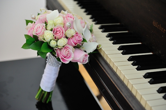 Pink and White Roses with Mini Callas